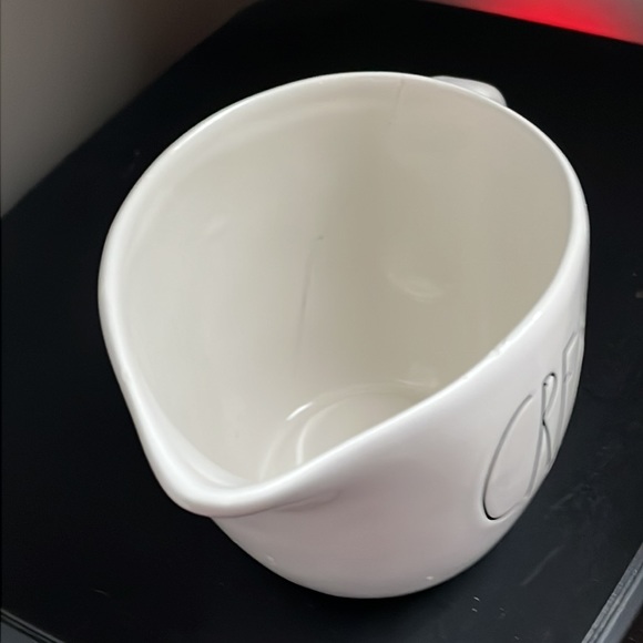 Magenta Cream - Picture 2 of 4